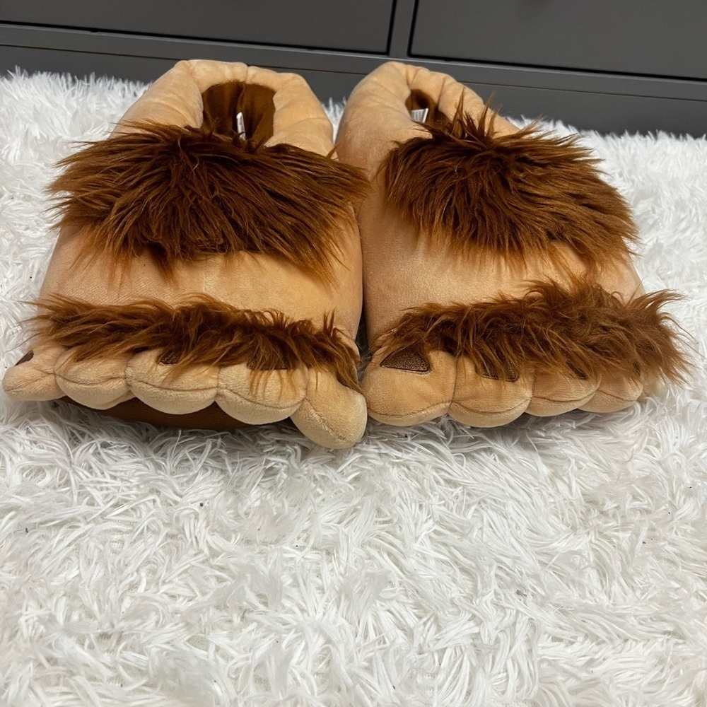 Limited edition rare! Toe slippers